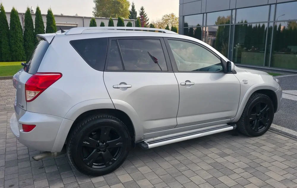 Toyota RAV4 Toyota RAV4 2.2 D-CAT 4x4 Skóry/Zero Rdzy/Serwisowany/Bez Wkładu! – zdjęcie 8