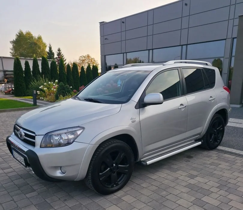 Toyota RAV4 Toyota RAV4 2.2 D-CAT 4x4 Skóry/Zero Rdzy/Serwisowany/Bez Wkładu! – zdjęcie 2
