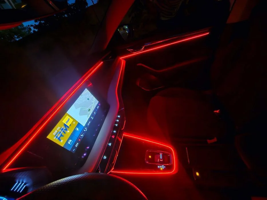 Oświetlenie Ambient Led Wnętrza Paski Taśmy Audi Bmw Mercedes Vw Skoda Seat Toyota Kia Hyundai Multikolor Rgb Aplikacja Telefon Tuning + Montaż – zdjęcie 11