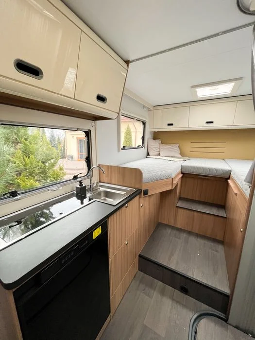 Sprzedam Kamper ADRIA SUNLIVING S65SL 2018 4 osoby – zdjęcie 2