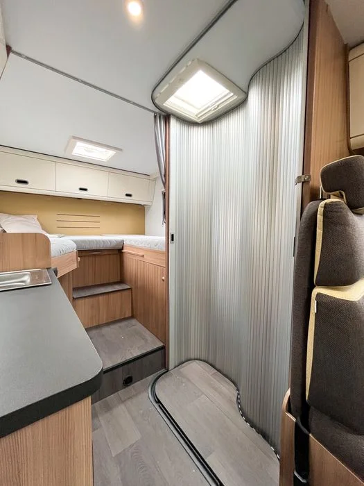 Sprzedam Kamper ADRIA SUNLIVING S65SL 2018 4 osoby – zdjęcie 5