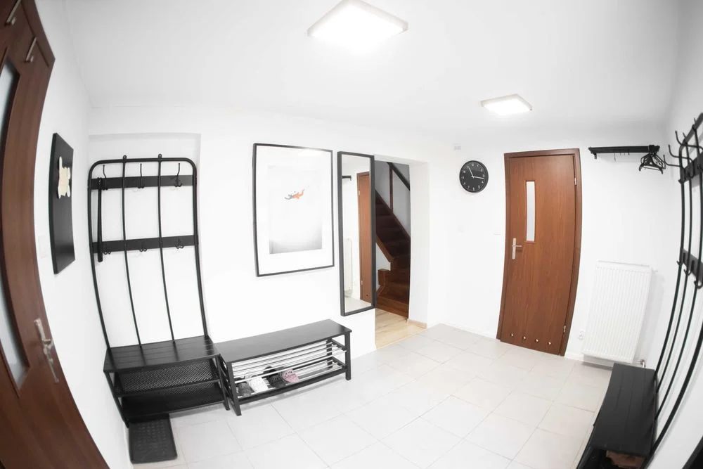 Szczyrk noclegi - dom na wynajem. Duży, przestronny i komfortowy, z dyżym ogrodem, grill, ping-pong, zamykany parking – zdjęcie 4