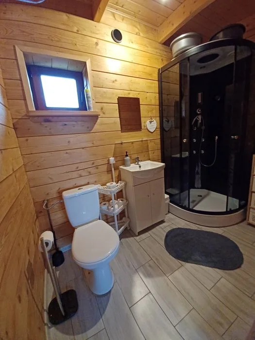 Domek nad jeziorem na Mazurach wynajem coloroczny kominek wolny – zdjęcie 8