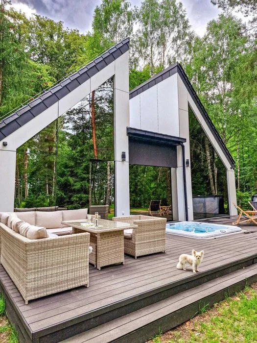 Dom do wynajęcia z jacuzzi, prywatną plażą i pomostem