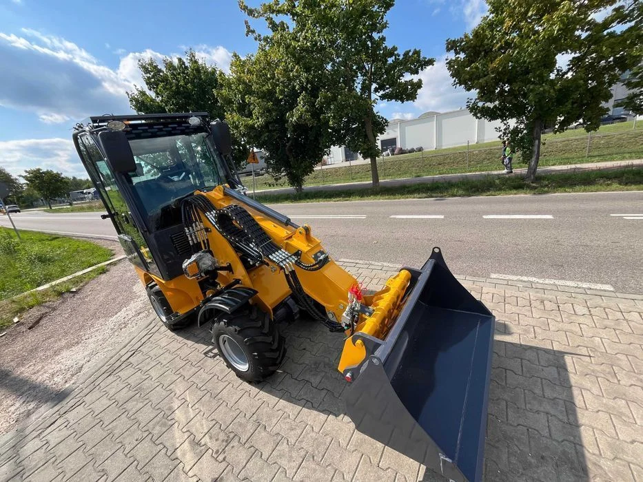 Niemiecka produkcja silnika - Miniładowarka GG06TC 600kg ładowność – zdjęcie 4