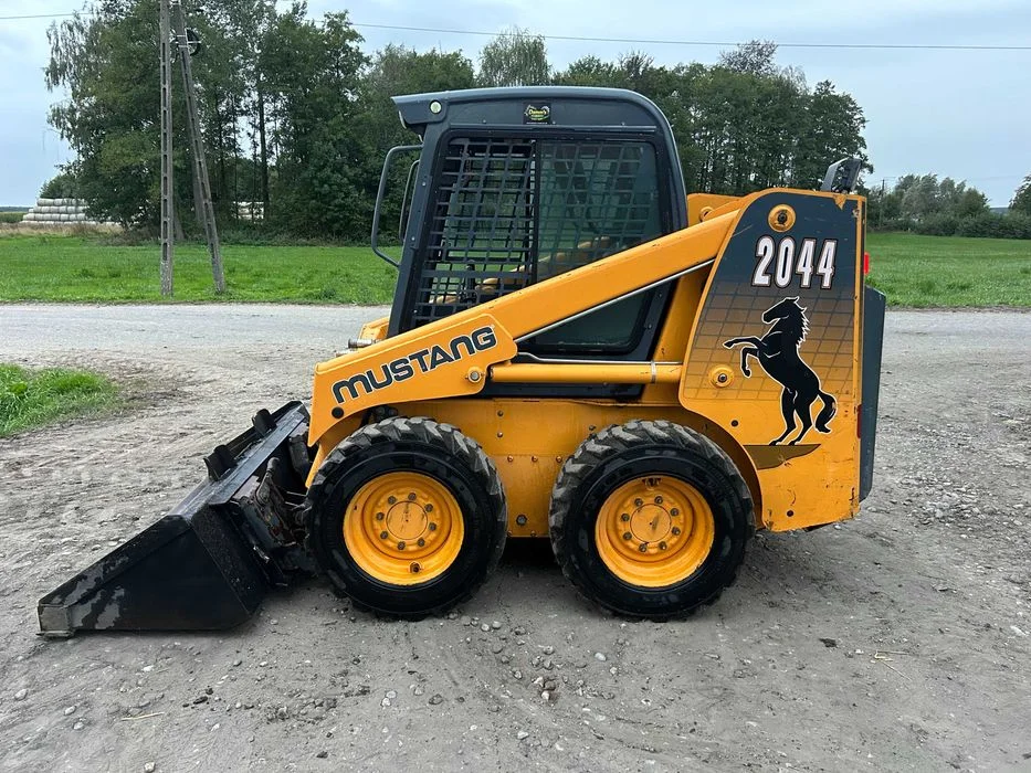 Miniładowarka Mustang 2044 Bobcat Stan Jak Nowy – zdjęcie 2