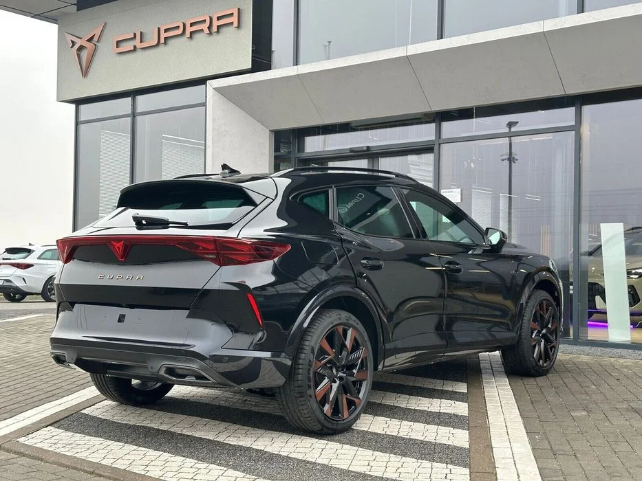 Cupra Formentor Pakiety: Edge, Dynamic Design/ Hak/ 19" felgi miedziane – zdjęcie 4