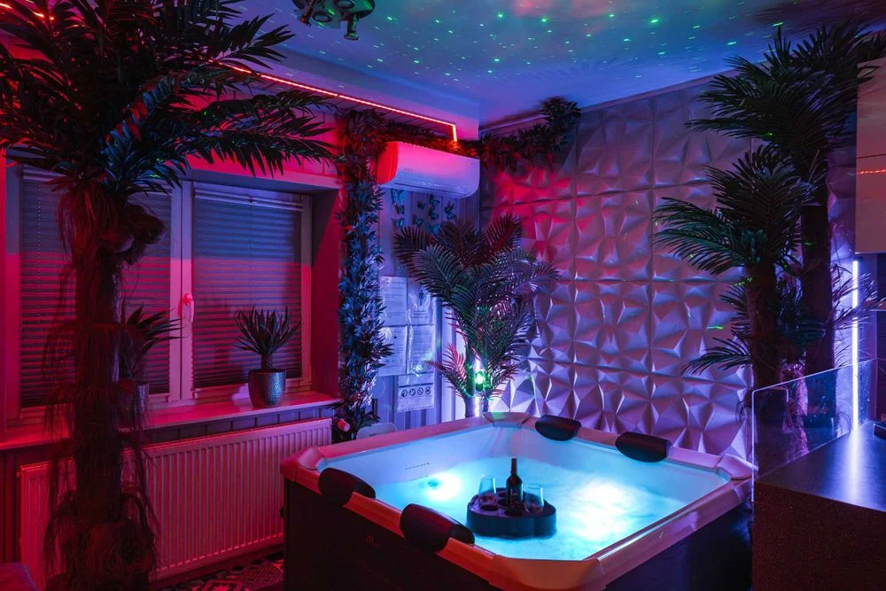 Domek Apartament Dwupoziomowy Love SPA Jacuzzi w pokoju kapsuła relaksacyjna możliwe śniadanie do pokoju strefa jacuzzi zewnętrzne grill rowery e-bike – zdjęcie 3