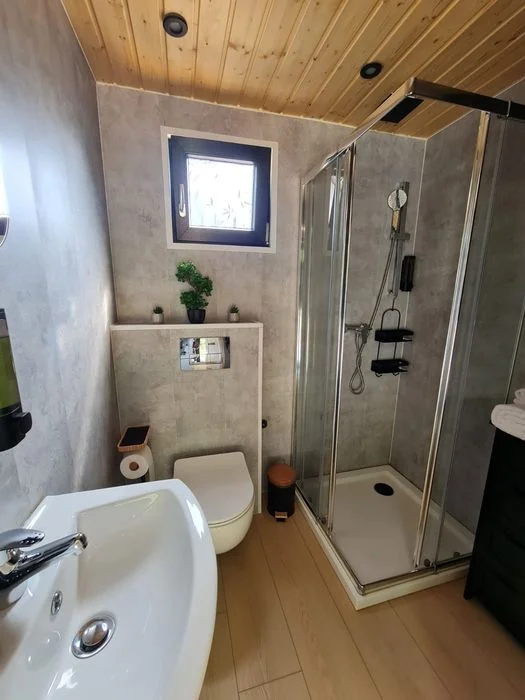 Nowoczesny domek w lesie – Jacuzzi – Balia – Sauna – Taras – Prywatne SPA – zdjęcie 6