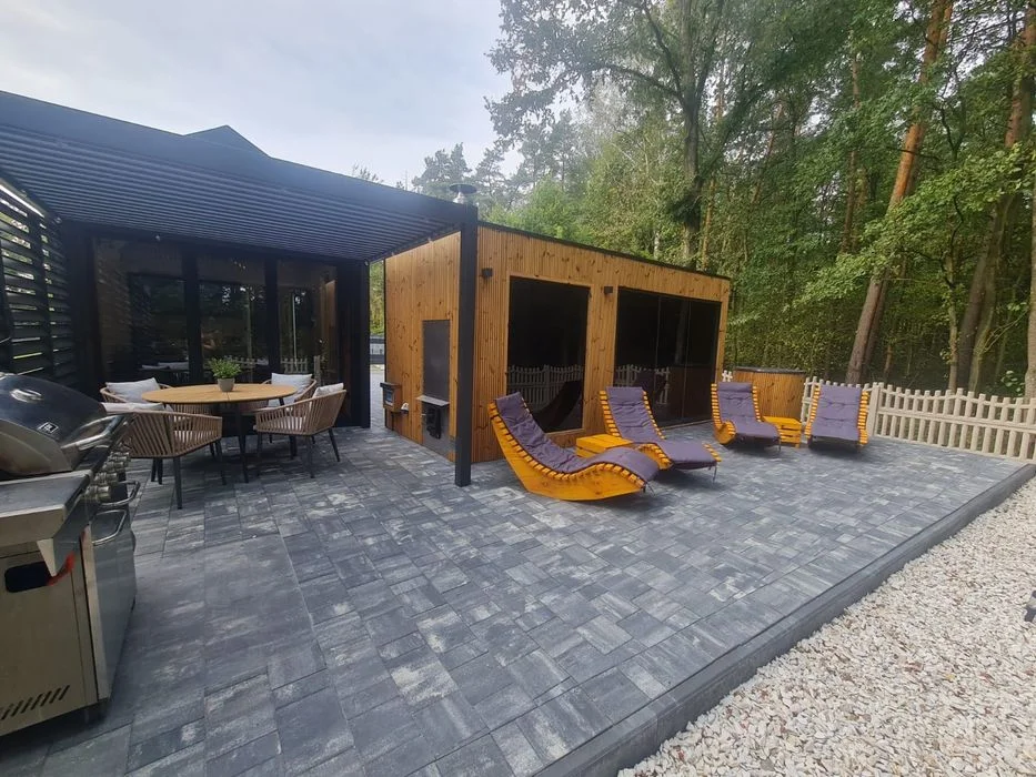 Nowoczesny domek w lesie – Jacuzzi – Balia – Sauna – Taras – Prywatne SPA