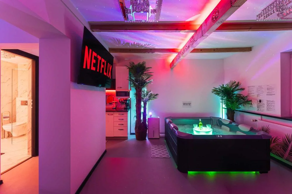 Domek apartament Love SPA JAUCUZZI w pokoju na wyłączność bez limitów balkon na życzenie śniadanie do pokoju jacuzzi zewnętrzne grill rowery e-bike – zdjęcie 6