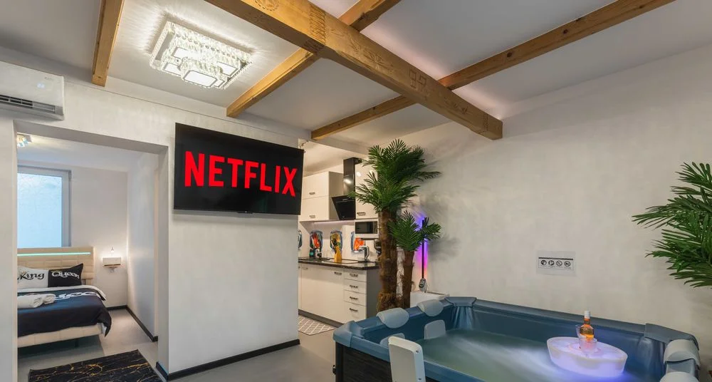Domek apartament Love SPA JAUCUZZI w pokoju na wyłączność bez limitów balkon na życzenie śniadanie do pokoju jacuzzi zewnętrzne grill rowery e-bike – zdjęcie 7