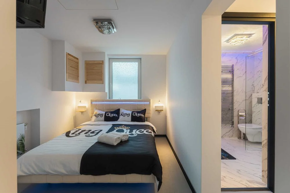 Domek apartament Love SPA JAUCUZZI w pokoju na wyłączność bez limitów balkon na życzenie śniadanie do pokoju jacuzzi zewnętrzne grill rowery e-bike – zdjęcie 3