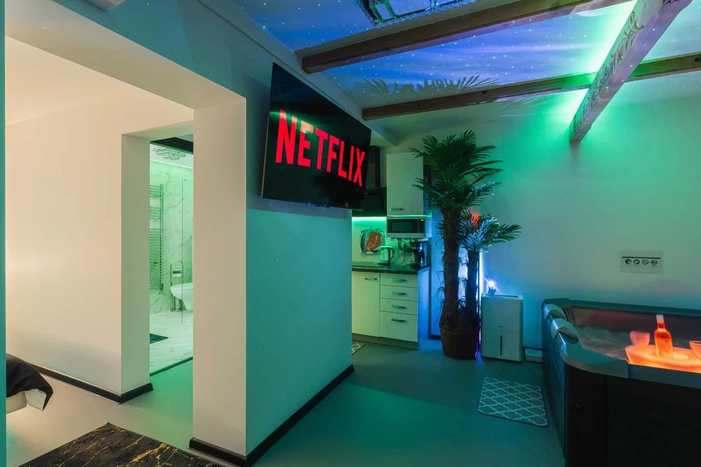 Domek apartament Love SPA JAUCUZZI w pokoju na wyłączność bez limitów balkon na życzenie śniadanie do pokoju jacuzzi zewnętrzne grill rowery e-bike – zdjęcie 4