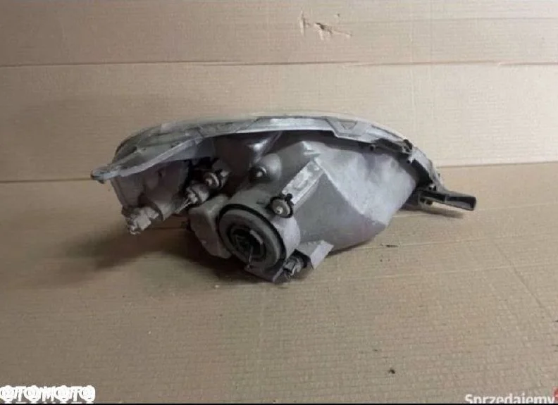 Lampa reflektor przód lewy lewa Toyota yaris 1 I – zdjęcie 2
