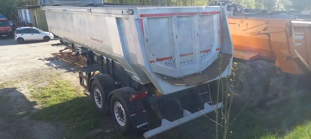 Schwarzmuller HKS2/E Schwarzmuller naczepa wywrotka 2016r. 2 osie, aluminiowa