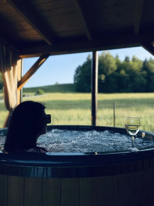 WOLNY TEN WEEKEND Domek z prywatnym JACUZII blisko górskich szlaków - LAS, BALIA, SAUNA, GRILL – zdjęcie 2