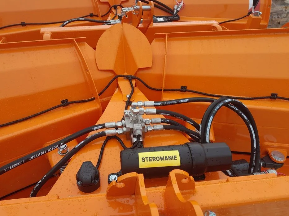 Masywny pług komunalny do śniegu Volant hydrauliczny składany strzałka 2.7 m – zdjęcie 5