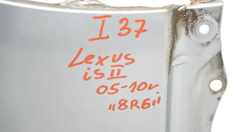 Błotnik prawy przód przedni lexus is ii 05-10r 8r6 – zdjęcie 10