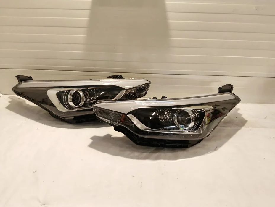 Hyundai i20 SOCZEWKA Z LED KOMPLET LAMP PRZÓD MADE IN CHINA