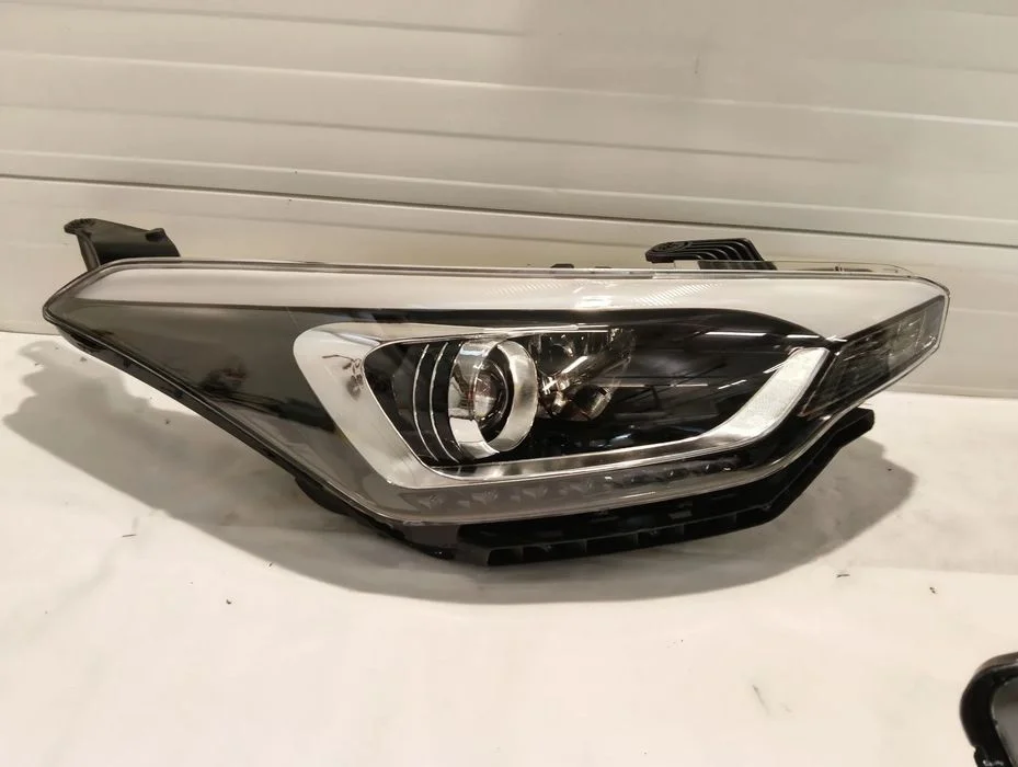 Hyundai i20 SOCZEWKA Z LED KOMPLET LAMP PRZÓD MADE IN CHINA – zdjęcie 3