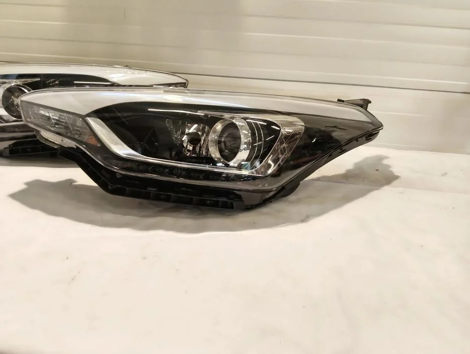 Hyundai i20 SOCZEWKA Z LED KOMPLET LAMP PRZÓD MADE IN CHINA – zdjęcie 2