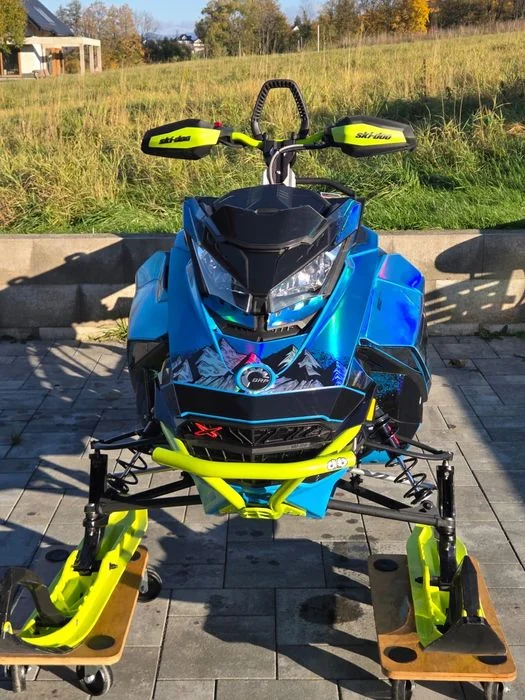 Skuter snieżny Ski Doo Summit 850 X.. – zdjęcie 3