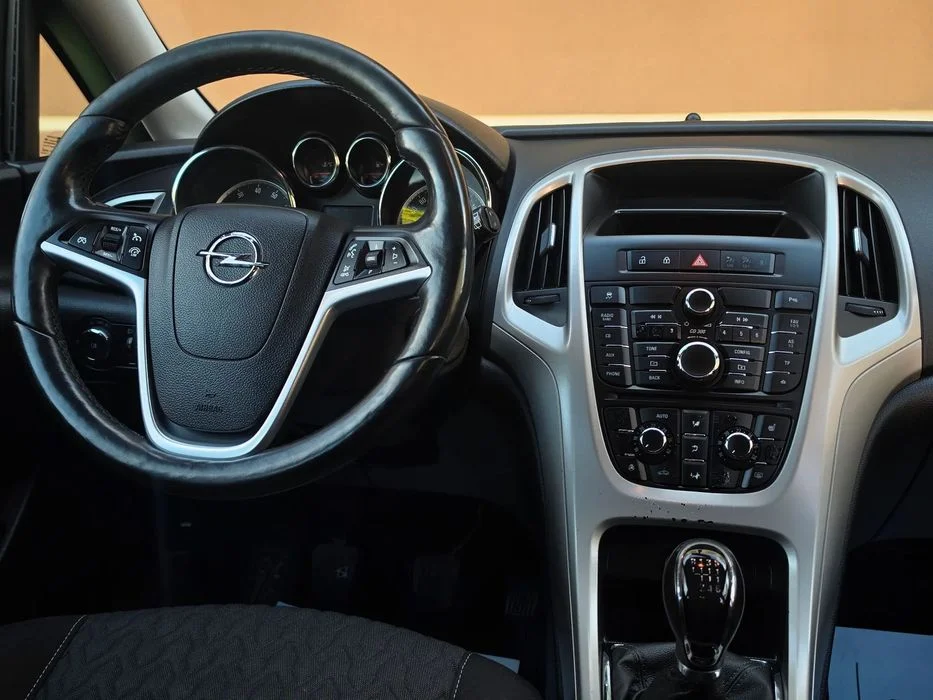 Opel Astra // cosmo // 1.4 TB // 140 PS // 166 000 km // Klimatron // Hak – zdjęcie 6