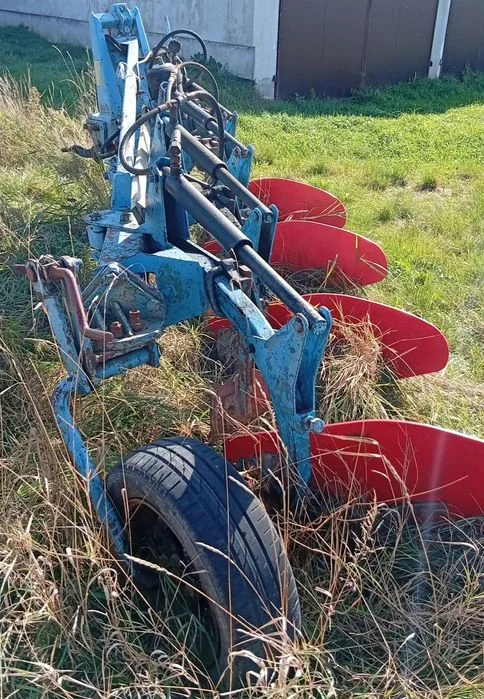 Pług zagonowy 4-skibowy, Overum – zdjęcie 4