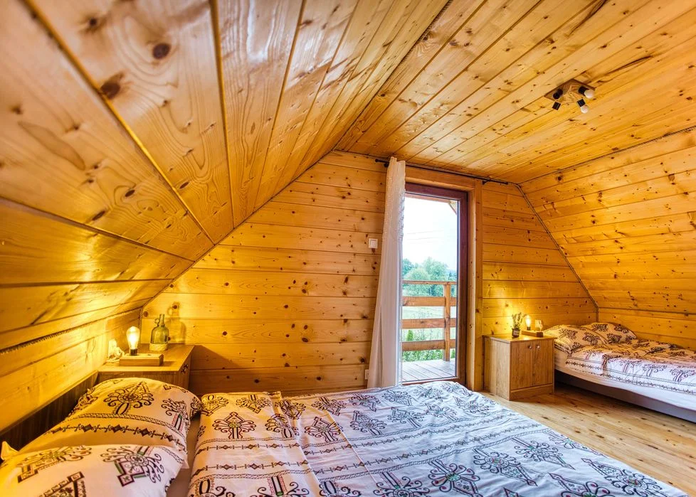 Domek 8/10 osobowy z 3 sypialniami i łazienką. Noclegi osada solina – zdjęcie 8