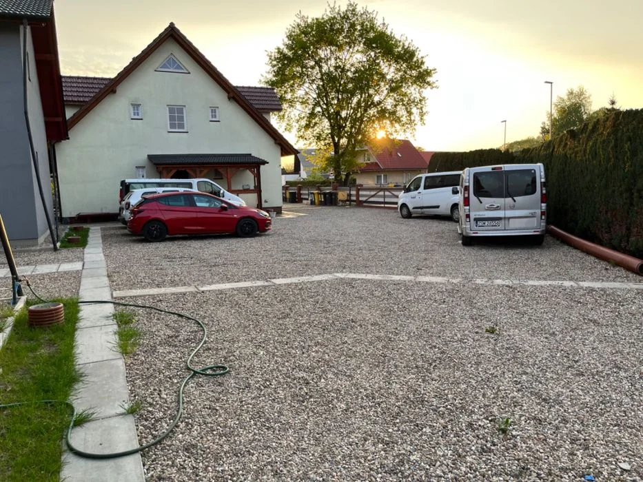 Wynajem pokoi z łazienkami dla firm – zdjęcie 3