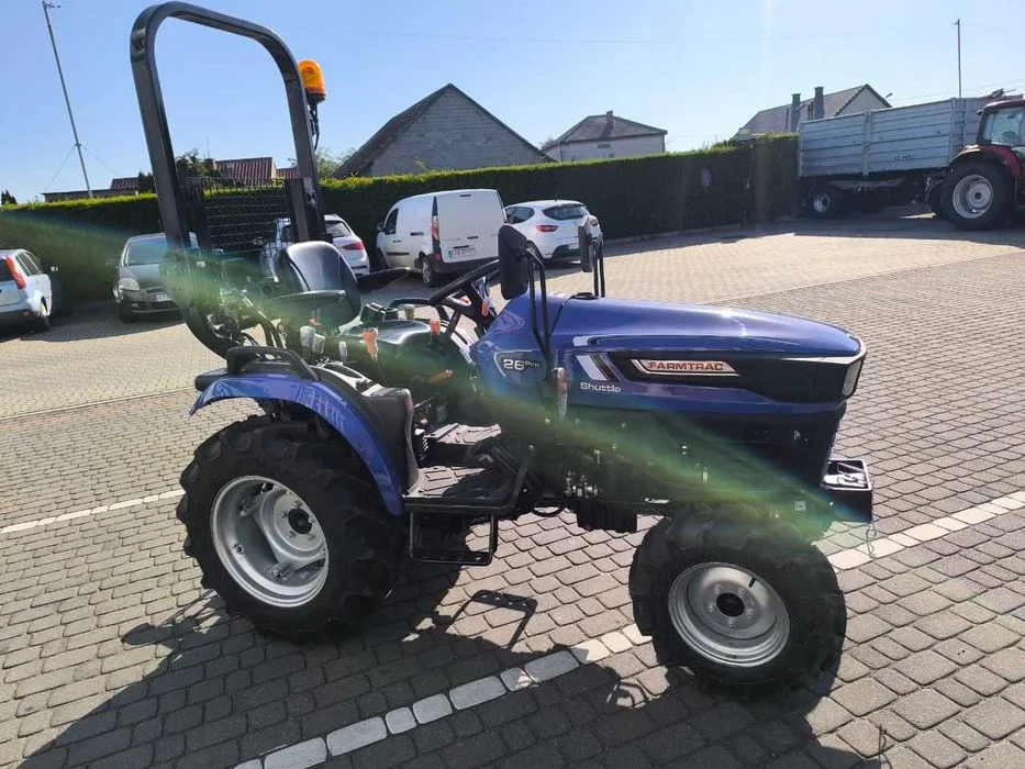 Ciągnik rolniczy FARMTRAC 26 4WD PRO ( Rewers 9+9) NOWOŚĆ ! – zdjęcie 2