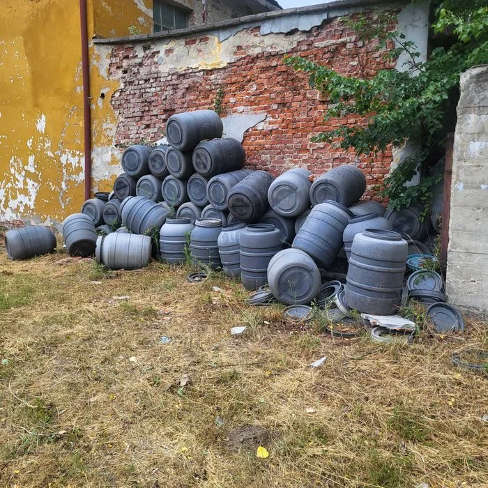 Beczki plastikowe 120l 160l – zdjęcie 3