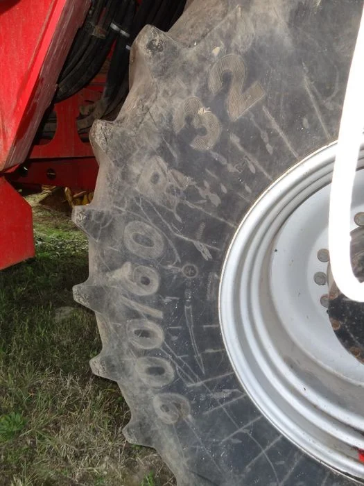 Opona Continental 900/60 R32 - komplet 2szt – zdjęcie 3