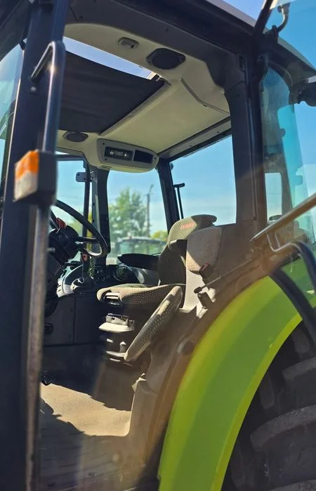 Claas Arion 410 Claas Arion 410 z 2011 roku z ładowaczem Super Stan 100% oryginał – zdjęcie 6