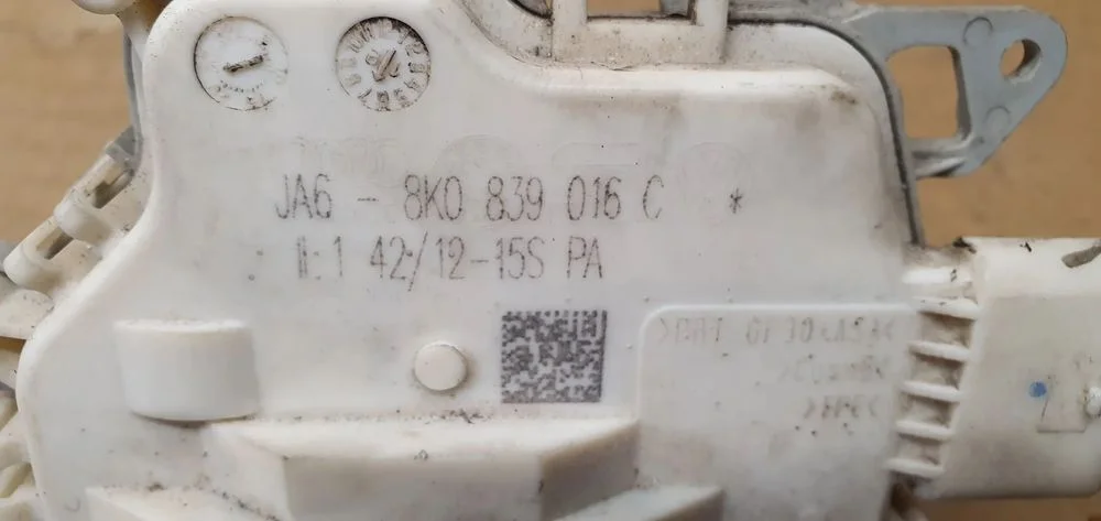 Zamek prawy tył tylny prawy Audi A4 B8 8K0839016C – zdjęcie 6