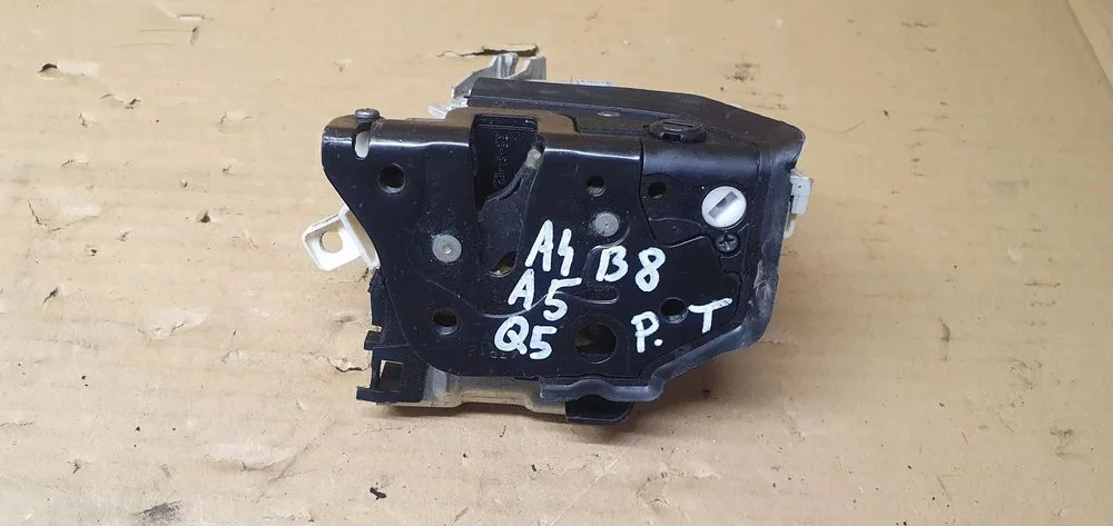 Zamek prawy tył tylny prawy Audi A4 B8 8K0839016C