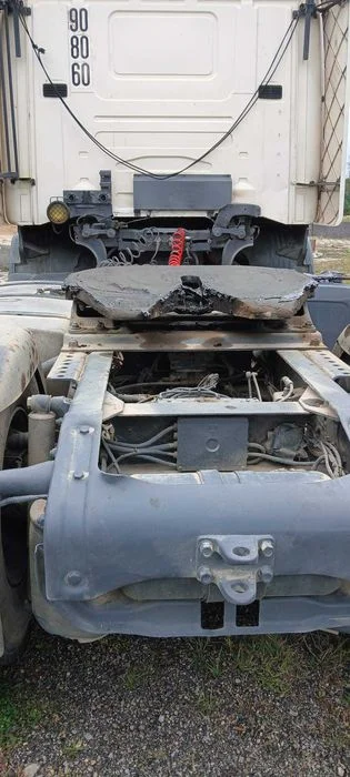 Scania 124/420 ciągnik siodłowy – zdjęcie 6