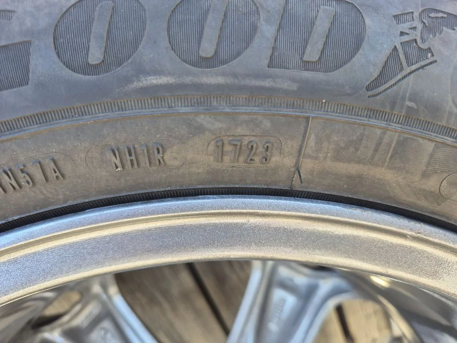 Felgi 5x108 ford kuga 235/55/17 zina 2023r 7mm – zdjęcie 5