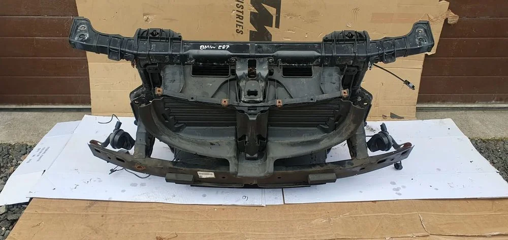 Pas przedni chłodnice wentylator wzmocnienie BMW I E81 E87 Lift 2.0i 7563259 7561711