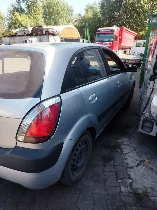 Kia Rio na części. – zdjęcie 8