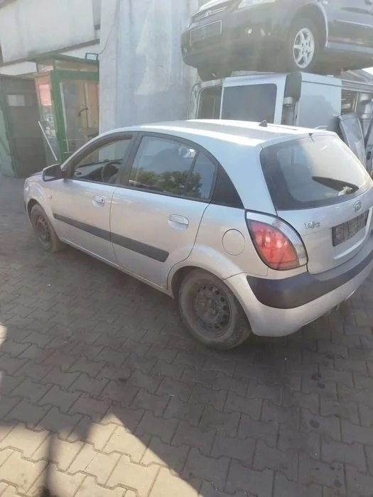 Kia Rio na części. – zdjęcie 7