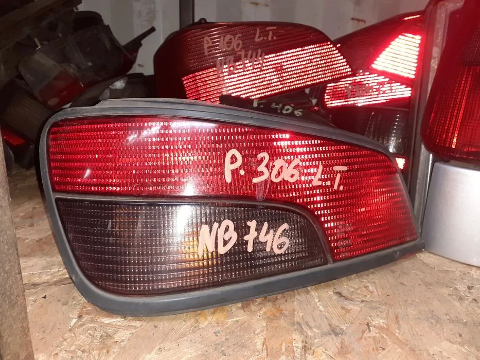 Lampa Tylna Tył Lewy Lewa Peugeot 306