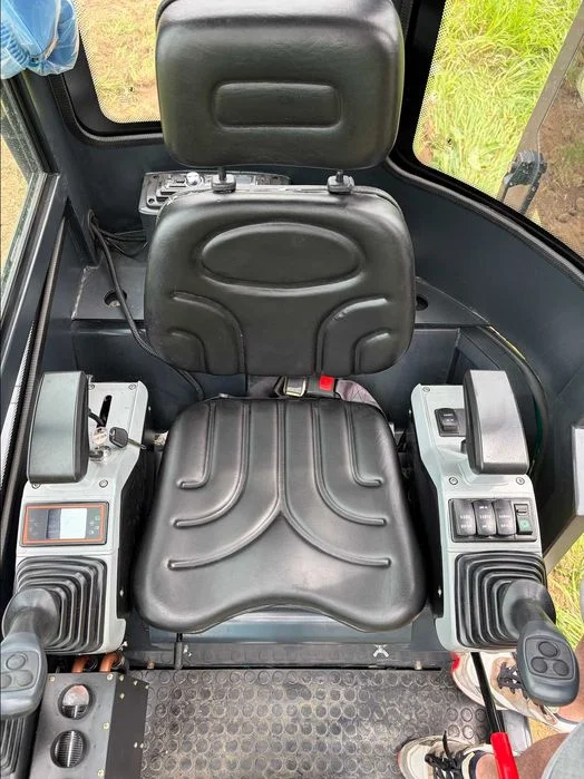 Minikoparka ETB XG25U 2,8T 2800KG YANMAR Klimatyzacja Ogrzewanie + 3 Łyżki Chwytak i Szybkozłącze – Gwarancja , Serwis – Dostawa cała polska – zdjęcie 7
