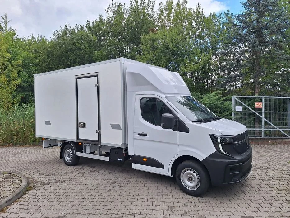 Renault Master Kontener 8 palet z windą – zdjęcie 3
