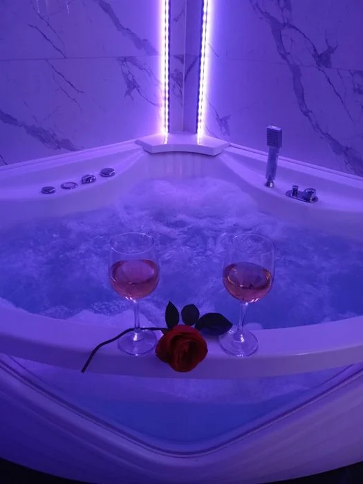 Pokój z JACUZZI na wył.Plaża.Urodziny,zaręczyny.Mazow. – zdjęcie 3