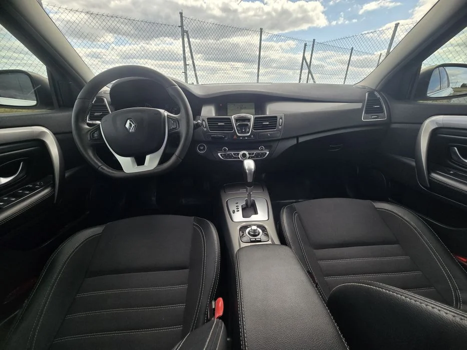 Renault Laguna GT line 2011r Lift 2.0 DCI 173 KM Automat Nawigacja Xenon Skóra PDC Climatronic Serwis – zdjęcie 6