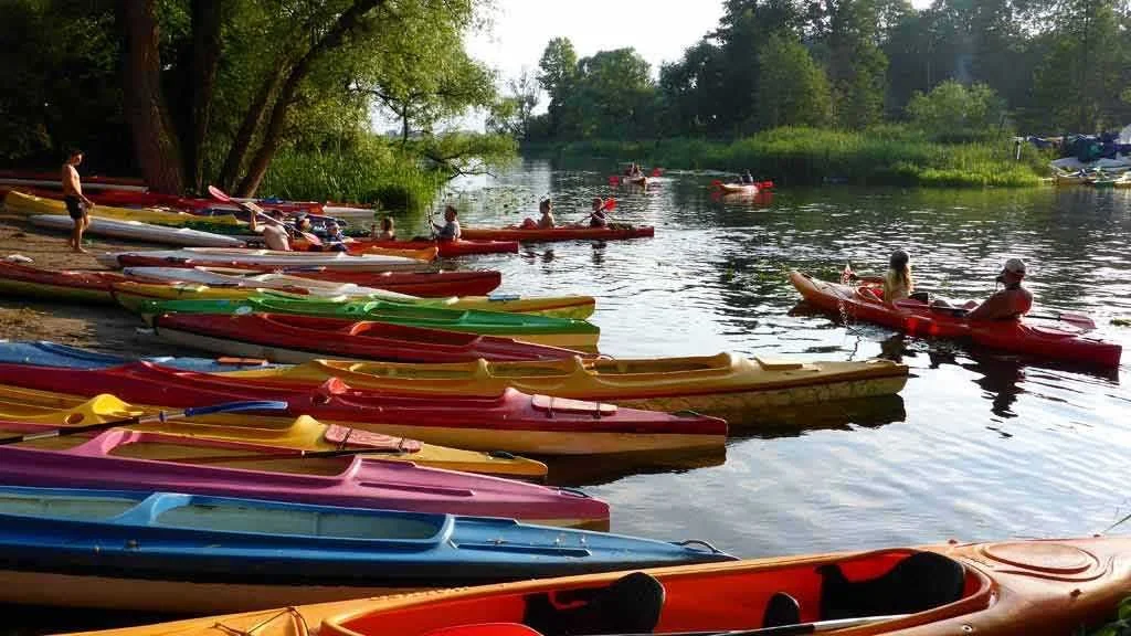 Mazury domki noclegi Mikołajki Mrągowo Giżycko spływy kajakowe pomost