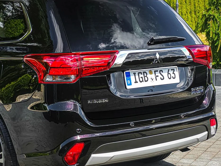 Mitsubishi Outlander 2,0 PLUG IN HYBRYDA ! 4X4 ! Automat ! Instyle Navi + ! Kamera 360 ! – zdjęcie 7
