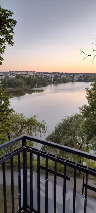 Komfortowy apartament w Centrum PRZY SAMYM JEZIORZE
